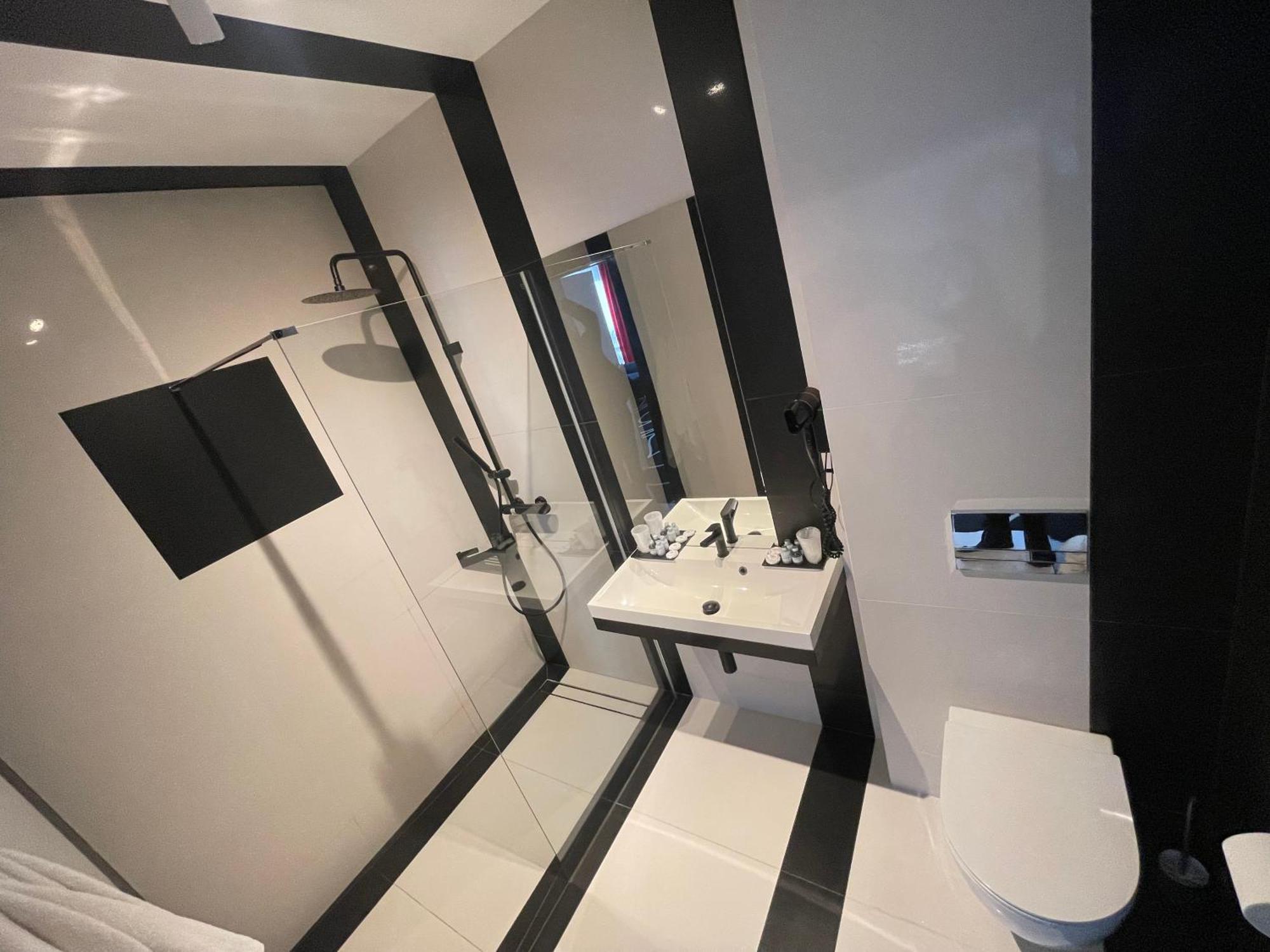 Canpol-Jull'S Art Hotel Члухув Экстерьер фото
