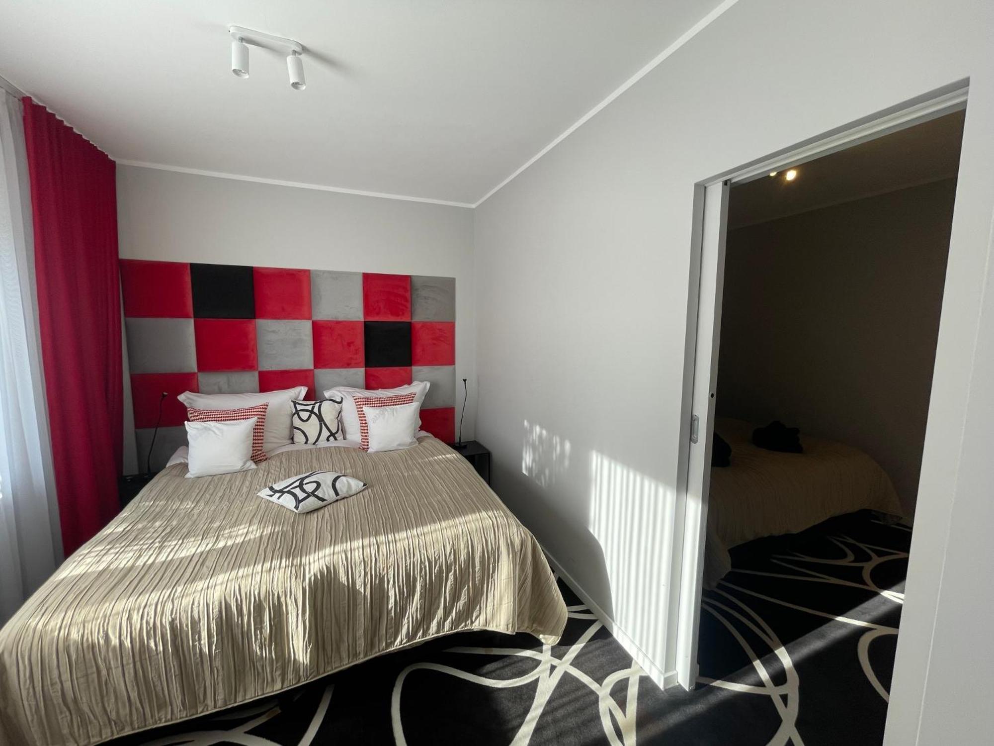 Canpol-Jull'S Art Hotel Члухув Экстерьер фото