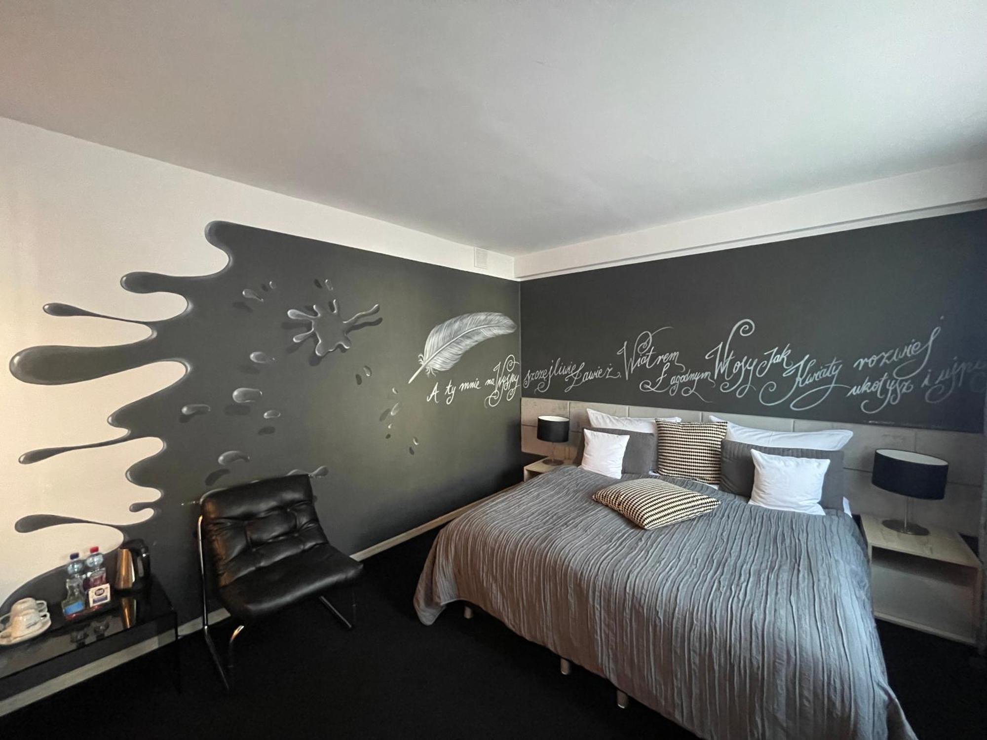 Canpol-Jull'S Art Hotel Члухув Экстерьер фото