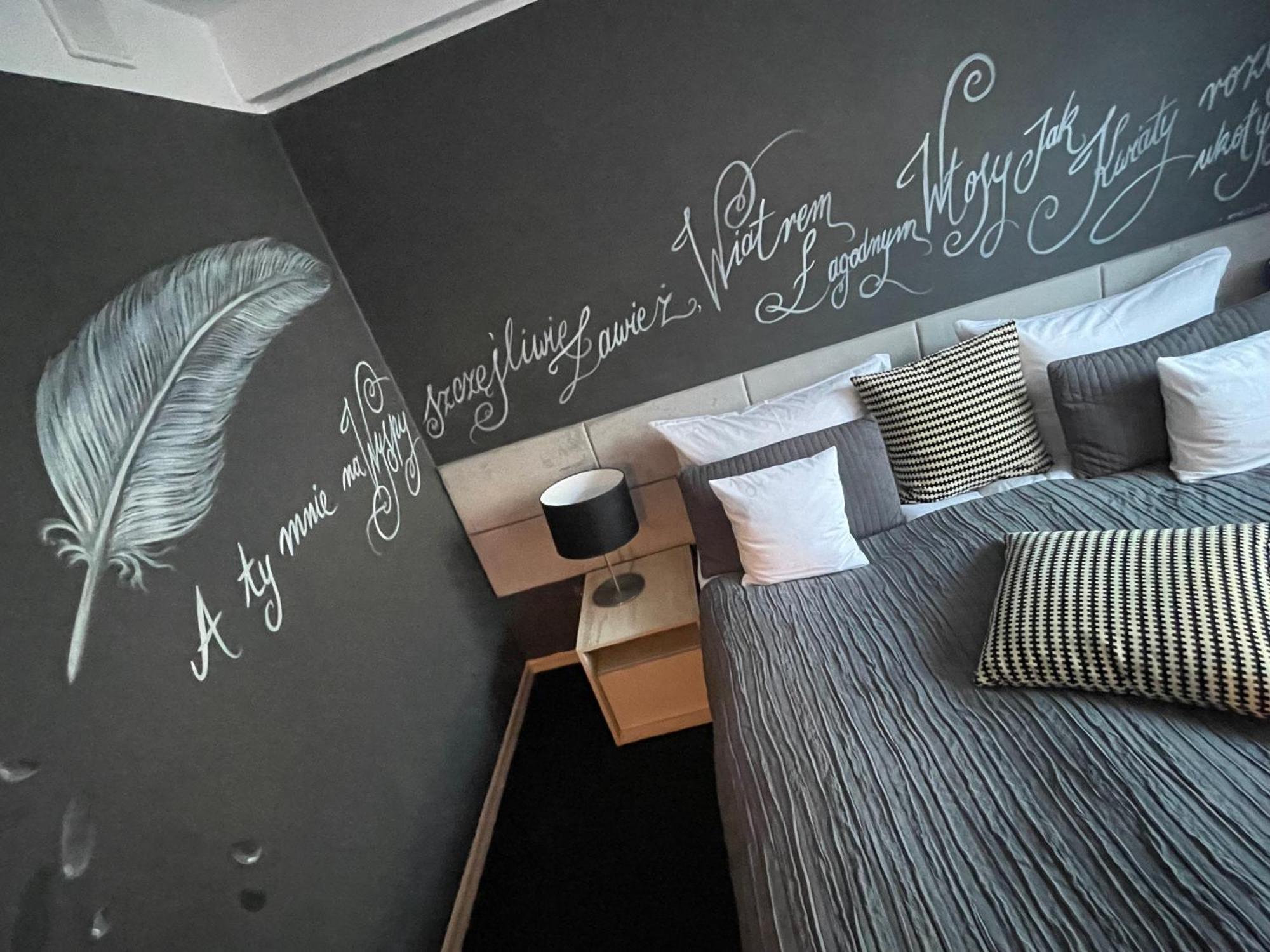 Canpol-Jull'S Art Hotel Члухув Экстерьер фото