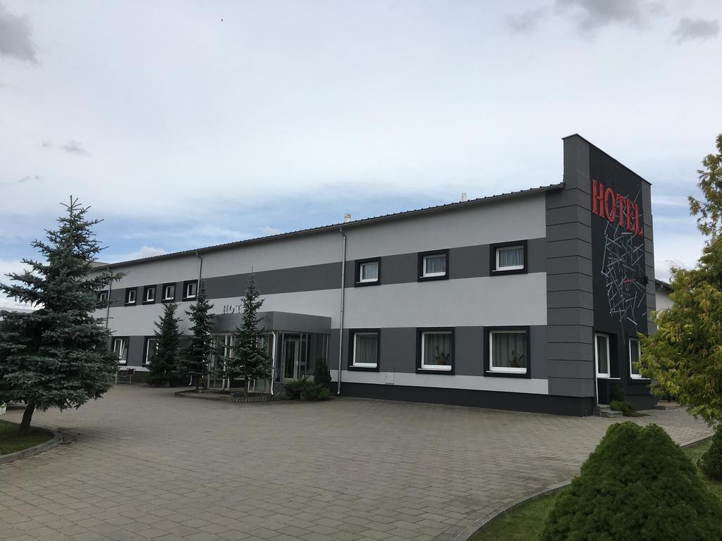 Canpol-Jull'S Art Hotel Члухув Экстерьер фото