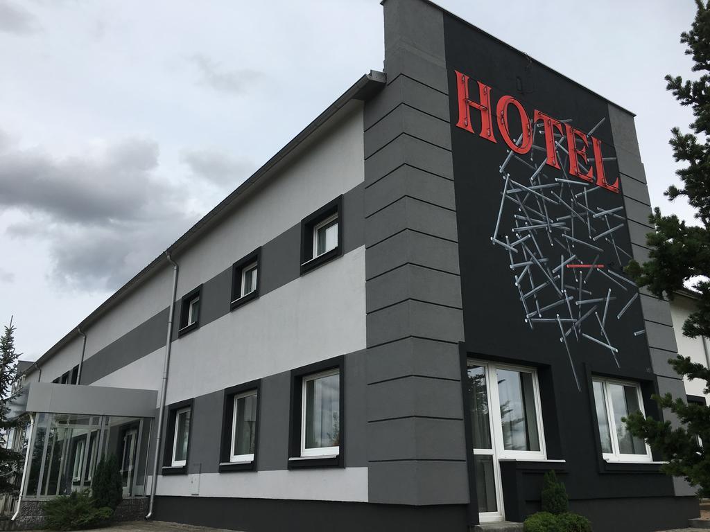 Canpol-Jull'S Art Hotel Члухув Экстерьер фото